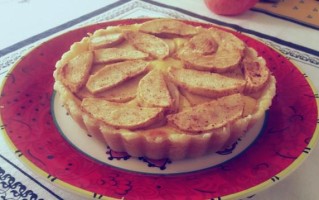 香草苹果塔的制作方法（以简单食材打造出美味的甜品）