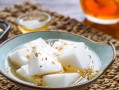 以热杏仁豆腐为主题的制作方法（用好材料，做出美味的热杏仁豆腐）