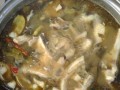 酸菜粉丝鱼的做法（一道经典川菜的制作方法）