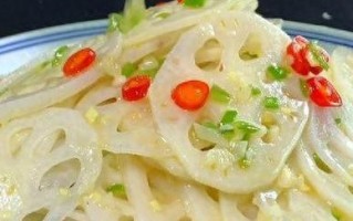 水中人参炖鸡的制作方法（营养美味，助力健康）