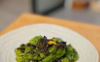 香辣肉末苦瓜（味蕾的双重享受）
