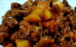 正宗新疆大盘鸡裤带面制作秘籍（重口味美食，让你一次吃个痛快）