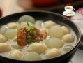 以鱼饼冬瓜汤为主角的美味汤品制作方法（营养丰富、清爽可口，适合全年食用）