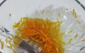 轻松制作香橙果冻（果冻做法大全，享受无限滋味）