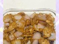 怎样制作美味的洋葱肉饼（用简单食材轻松做好洋葱肉饼）