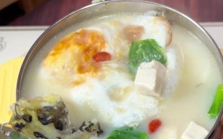 健康美味，紫苏炖黄骨鱼汤（以紫苏为灵魂，健康滋补的美味佳肴）