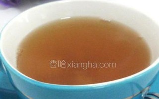 教你做一杯美味的银耳香梨甘蔗罗汉果蜂蜜茶（健康养生，口感甘甜，轻松自制）