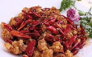 教你如何制作美味香辣盐酥鸡（做法详解，让你吃到嘴巴辣辣的美味佳肴）