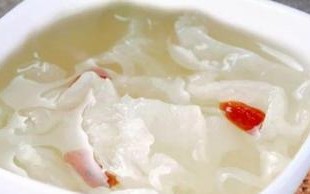 雪耳椰汁羹的美味做法（以清甜雪耳、椰汁为基础的美食糖水）