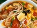 家常酸辣豆腐的做法（鲜辣可口，香嫩爽口，营养丰富）