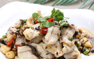 美味生焗鲜鱼块（家庭厨艺新招，轻松烹制香气四溢的焗鱼料理）