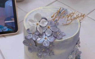 掌握星空蛋糕的制作方法（教你如何让蛋糕变成星空般美丽）