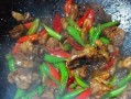 妙手生炒鸡（掌握正确技巧，做出口感极佳的炒鸡）