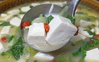 小白菜豆腐汤珍珠翡翠白玉汤的做法（15个段落详细介绍制作珍珠翡翠白玉汤的步骤和注意事项）
