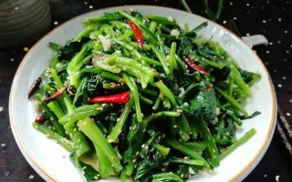 肉末菠菜的营养做法（以菠菜为主要配料，肉末口感鲜美、健康又美味）
