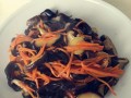 香菇炒胡萝卜，美味又健康（一道简单易做的家常菜）