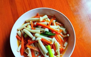 清炒萝卜片的做法（简单易学，美味健康，热爱生活）
