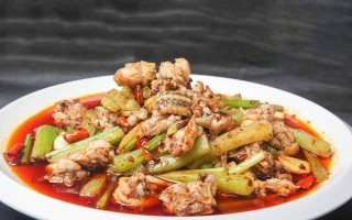 学做香辣红油牛蛙（辣味十足，肉质鲜美，吃了让你欲罢不能）
