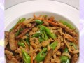 用香干肉丝制作美食（让你的味蕾爱上香干肉丝）