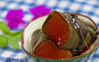 手工包粽——以粽叶包肉（传统美食，自家DIY，如何包出美味的粽子）