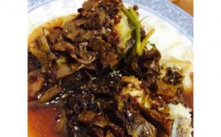 酸菜蒸鲈鱼，美味健康的佳肴（用鲈鱼和酸菜打造的美味健康菜肴）