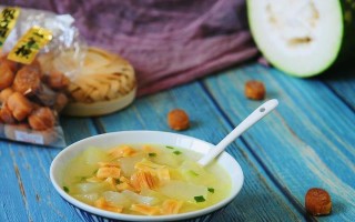 以瑶柱炖冬瓜，清爽鲜美的夏日佳肴（美食达人私房菜，教你轻松制作清爽鲜美的瑶柱炖冬瓜）