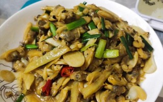 爆炒花甲，饭神器的绝妙利用（用电饭锅也可以享受花甲的美味）