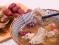 猪骨老火汤——滋补养生的佳肴（制作猪骨老火汤的方法和功效解析）