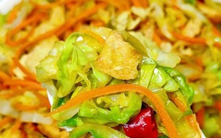 学会制作美味的圆白菜炒蛋（快速简单的家常菜肴，营养又美味）