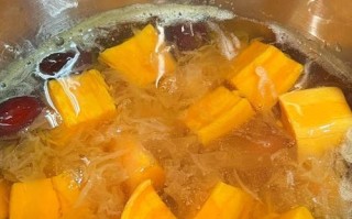 健康美味，营养丰富——以什锦芦荟银耳糖水的做法为例