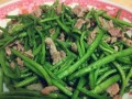 咸肉丝炒藜蒿，美味又健康（15个步骤，轻松搞定）