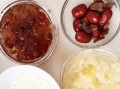 享受冬日美味，学习雪梨银耳红枣羹的制作方法（让健康养生在口中体验，雪梨银耳红枣羹的制作过程详解）