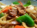 美味又健康的杏鲍菇炒茄子（简单易做的素菜佳肴，营养丰富又美味可口）