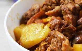土豆烧鸭做法大全（香嫩可口的家常美味，学会这个做法不愁吃饱不好吃）
