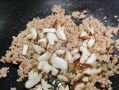 美味健康的香菇肉沫烧豆腐（香菇肉沫的秘制做法与烧豆腐的技巧）