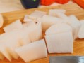 美味做法（传统美食新变化，家庭厨房也能轻松搞定）