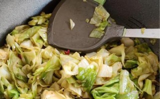 教你轻松做出美味圆白菜炒蛋（健康又简单的家常菜，快来试试吧！）