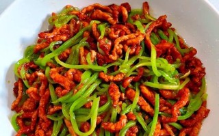 用土猪肉炒出美味莴笋片（以家常菜式呈现，吃货必备！）