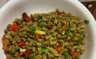 做一道美味的酸豆角肉末豆腐（让你的味蕾体验不一样的美食风味）