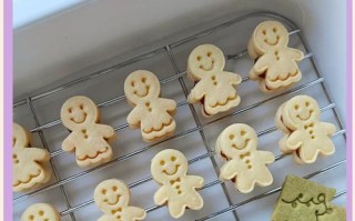 DIY圣诞拐杖饼干（快来动手做自己的圣诞小甜点吧！）