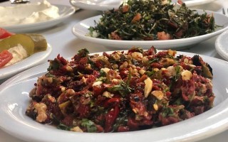 油渣外婆菜——传承家乡美味（学会做这道菜，让你回味无穷）