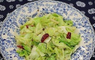 素炒洋白菜的做法（简单易学，美味可口）