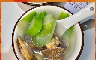 蒜头莲子蛤蛎鸡汤的健康美味烹制法（清热降火，滋润养颜，一份汤品，享受健康生活）