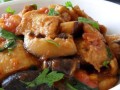 用素鸡烧老鹅，美味尽享（一道营养丰富的佳肴，让您回味无穷）