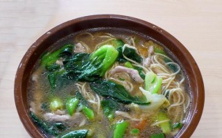 营养蔬菜面的制作方法（健康美味，一口下去爽滑可口）
