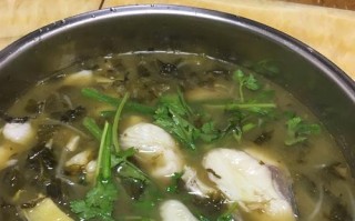 酸菜煮鱼的美味做法（传统家常菜）