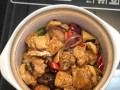 美味素鸡花生炖鸭的烹制方法（口感鲜美，营养丰富，健康不腻，做法简单易学）