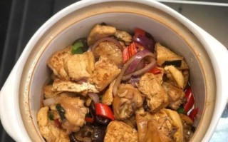 美味素鸡花生炖鸭的烹制方法（口感鲜美，营养丰富，健康不腻，做法简单易学）