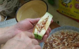 美味又营养的肉荚茄盒子做法（掌握这道菜，让你成为家庭厨艺大师）