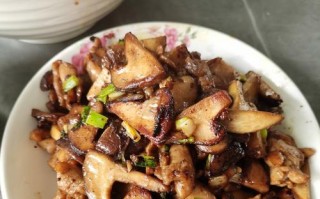 学会做香菇黑木耳炒肉片，让你秒变厨神！（一道美味又健康的家常菜）